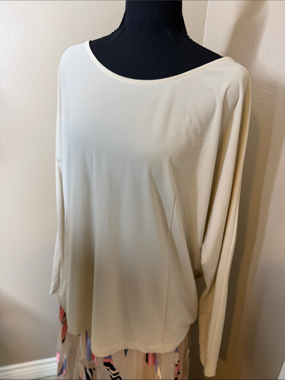 Rag and Bone size M  Women's Long Sleeve Scoop Neck Top - Cream